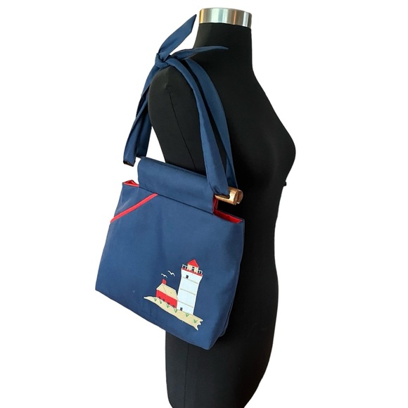 Vintage Tori Totes of Georgia lighthouse handbag with wooden clasp navy red - Picture 2 of 15